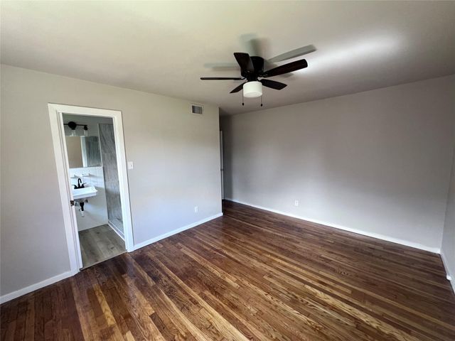 5742 Flamingo Drive, Houston, TX 77033