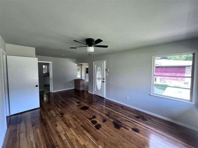 5742 Flamingo Drive, Houston, TX 77033