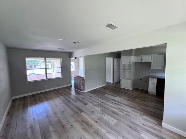 5742 Flamingo Drive, Houston, TX 77033