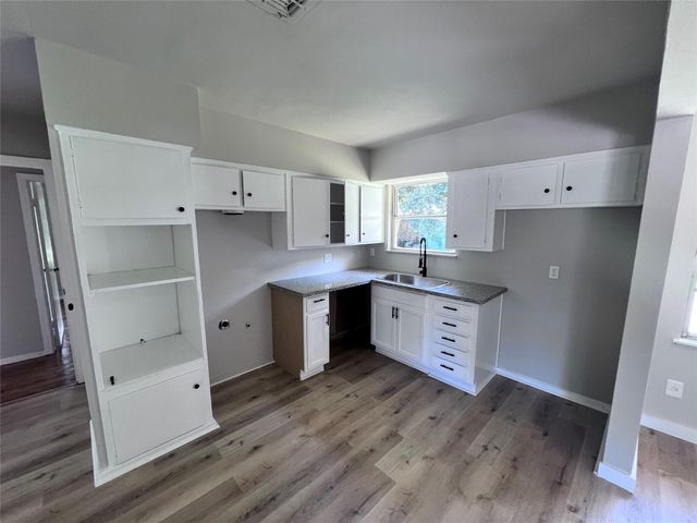 5742 Flamingo Drive, Houston, TX 77033