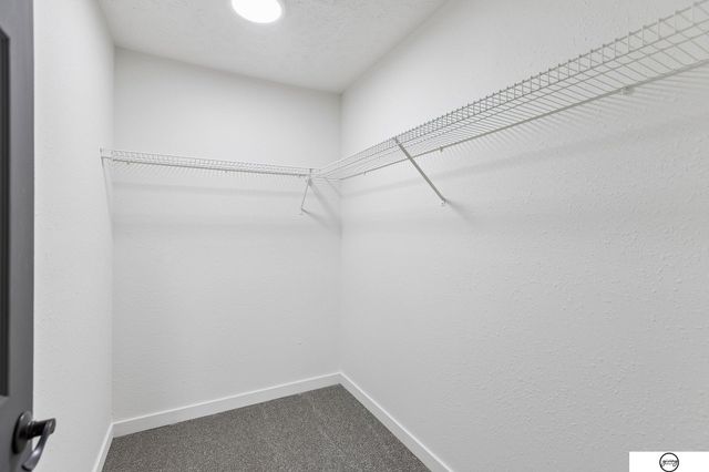 16760 Laurel Plaza, Omaha, NE 68116