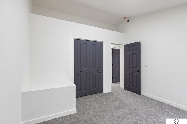 16760 Laurel Plaza, Omaha, NE 68116