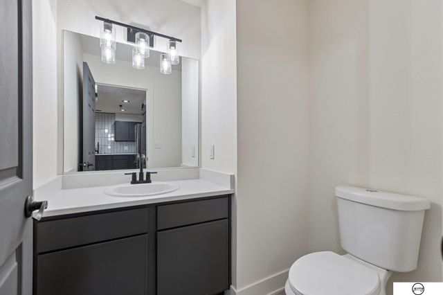 16760 Laurel Plaza, Omaha, NE 68116