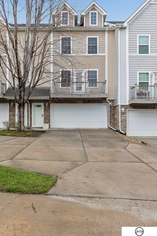 16760 Laurel Plaza, Omaha, NE 68116
