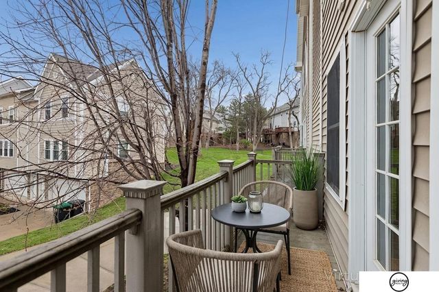 16760 Laurel Plaza, Omaha, NE 68116