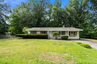 11 Saint Marys Rd, Burlington, MA 01803