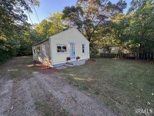 52599 Emmons Road, South Bend, IN 46637