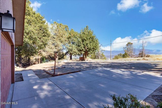 25340 Deertrail Drive, Tehachapi, CA 93561