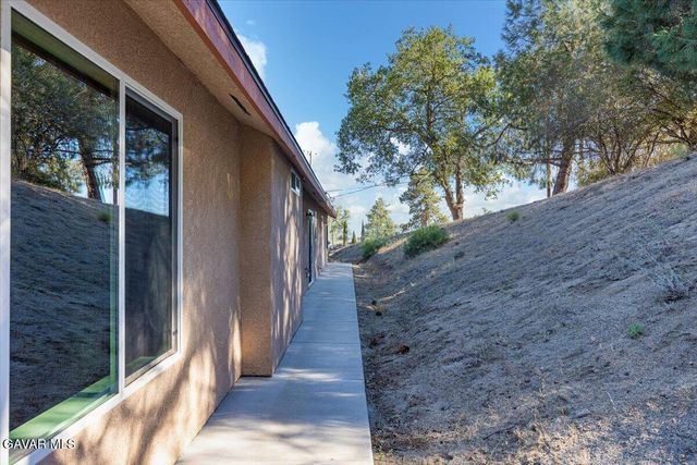 25340 Deertrail Drive, Tehachapi, CA 93561