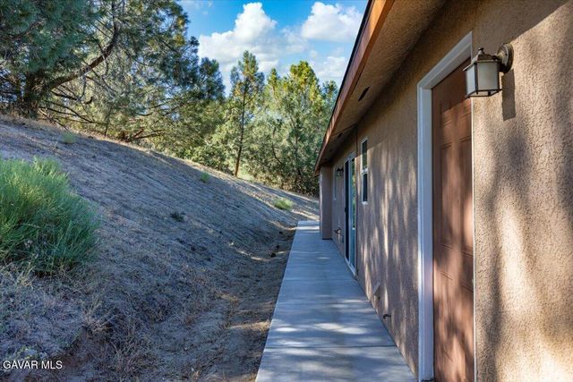 25340 Deertrail Drive, Tehachapi, CA 93561