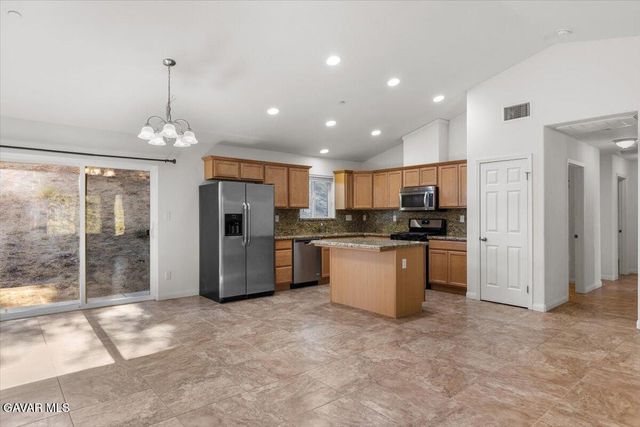 25340 Deertrail Drive, Tehachapi, CA 93561