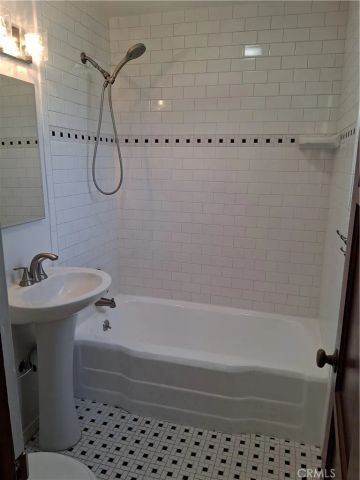 131 S Virginia Avenue, Burbank, CA 91506