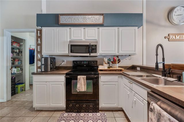 4504 COUNTRY HILLS BOULEVARD, Plant City, FL 33563