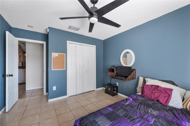 4504 COUNTRY HILLS BOULEVARD, Plant City, FL 33563