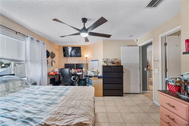 4504 COUNTRY HILLS BOULEVARD, Plant City, FL 33563