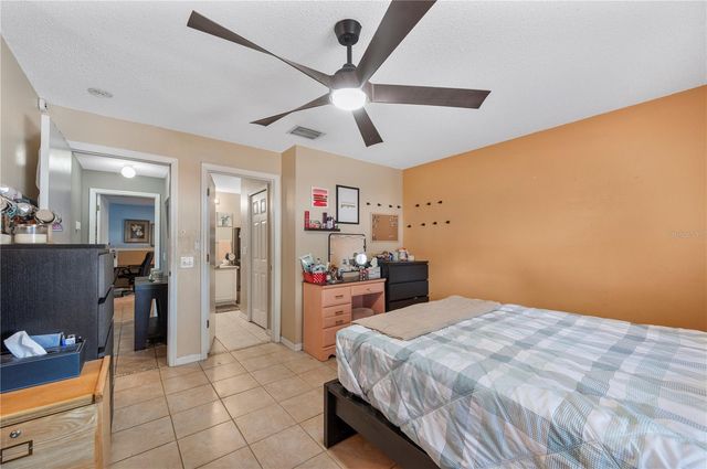 4504 COUNTRY HILLS BOULEVARD, Plant City, FL 33563