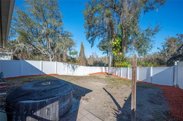 4504 COUNTRY HILLS BOULEVARD, Plant City, FL 33563