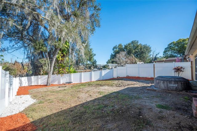 4504 COUNTRY HILLS BOULEVARD, Plant City, FL 33563