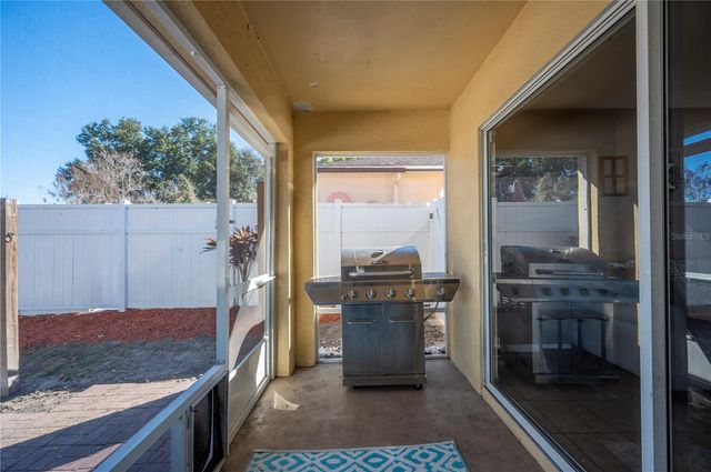 4504 COUNTRY HILLS BOULEVARD, Plant City, FL 33563