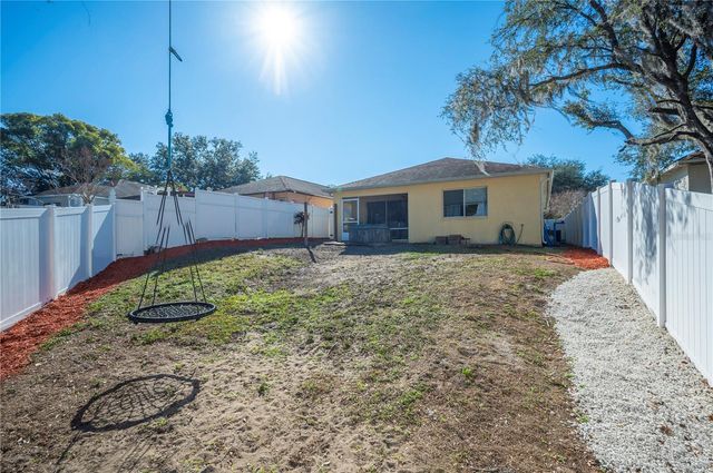 4504 COUNTRY HILLS BOULEVARD, Plant City, FL 33563