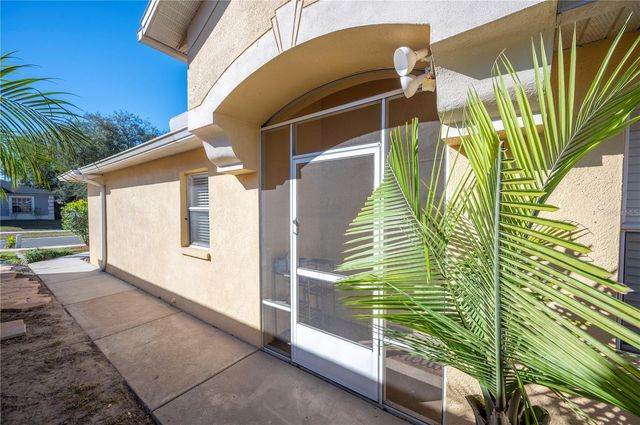 4504 COUNTRY HILLS BOULEVARD, Plant City, FL 33563