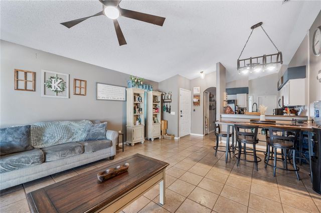 4504 COUNTRY HILLS BOULEVARD, Plant City, FL 33563