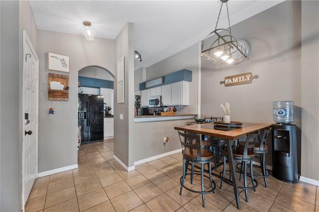 4504 COUNTRY HILLS BOULEVARD, Plant City, FL 33563