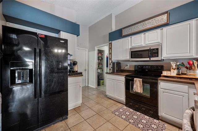 4504 COUNTRY HILLS BOULEVARD, Plant City, FL 33563