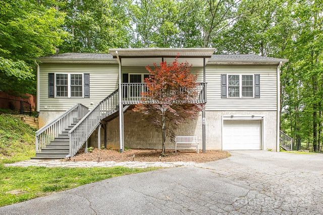 46 Badger Run, Hendersonville, NC 28739