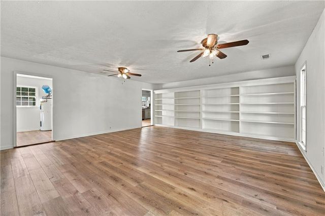 528 Chanterella Road SW, Lilburn, GA 30047