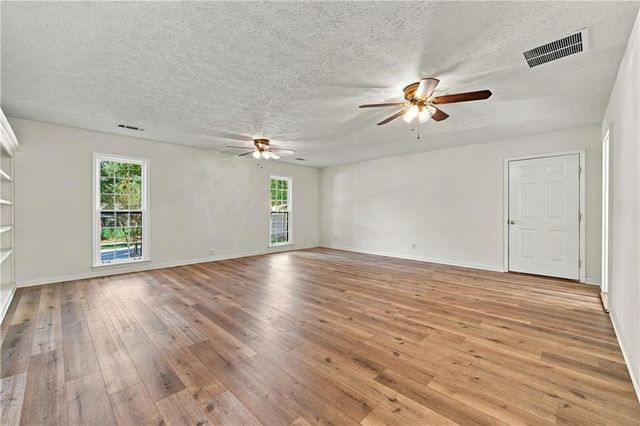 528 Chanterella Road SW, Lilburn, GA 30047