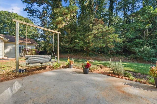 528 Chanterella Road SW, Lilburn, GA 30047