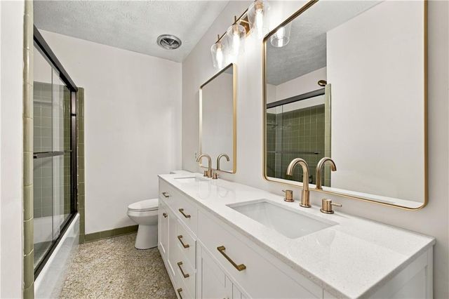 528 Chanterella Road SW, Lilburn, GA 30047