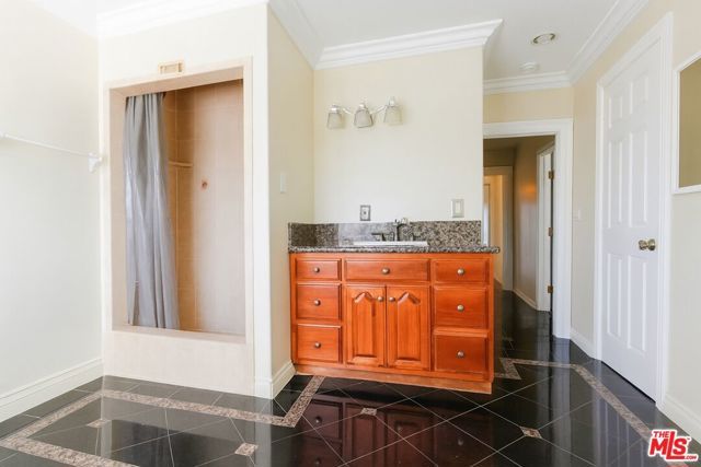 3109 S Catalina Street, Los Angeles, CA 90007