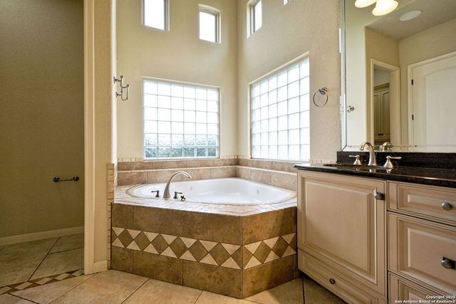 1159 LEGACY DR, New Braunfels, TX 78130