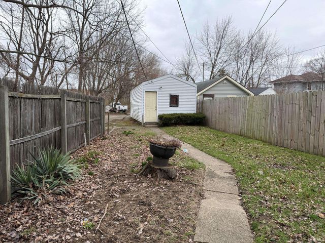 1521 Van Buren Street, South Bend, IN 46628