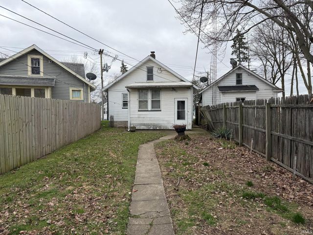 1521 Van Buren Street, South Bend, IN 46628