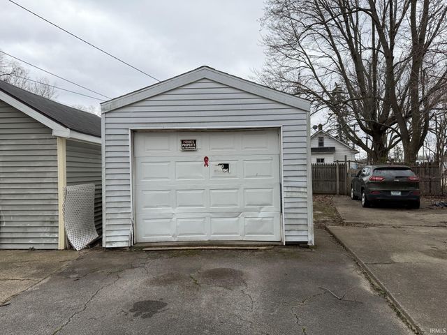 1521 Van Buren Street, South Bend, IN 46628