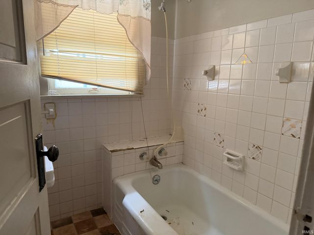 1521 Van Buren Street, South Bend, IN 46628