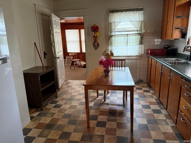 1521 Van Buren Street, South Bend, IN 46628