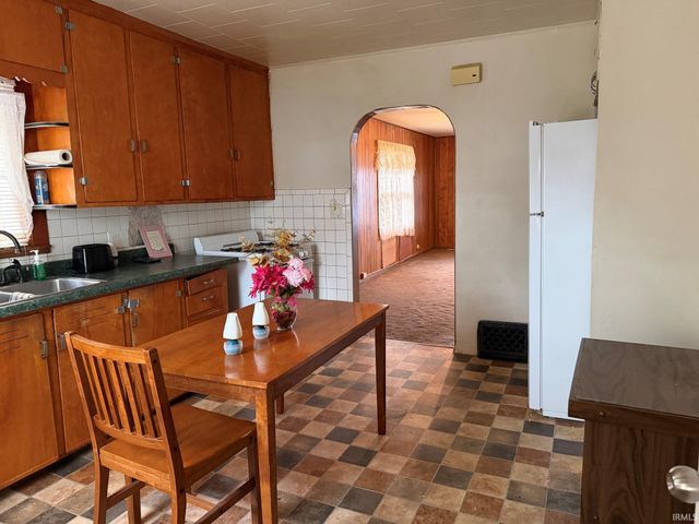 1521 Van Buren Street, South Bend, IN 46628