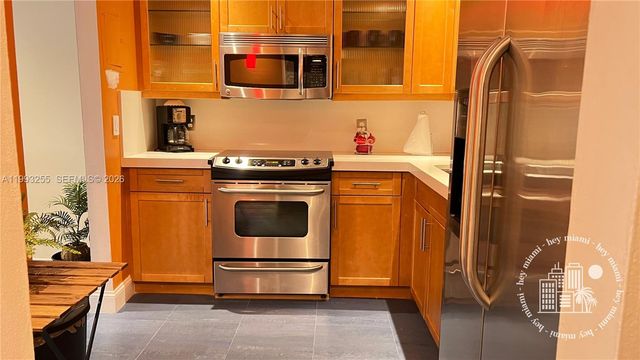 401 Golden Isles Dr 101, Hallandale Beach, FL 33009