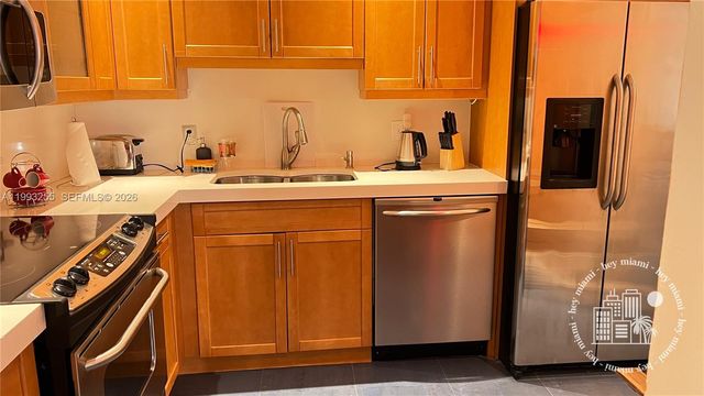 401 Golden Isles Dr 101, Hallandale Beach, FL 33009