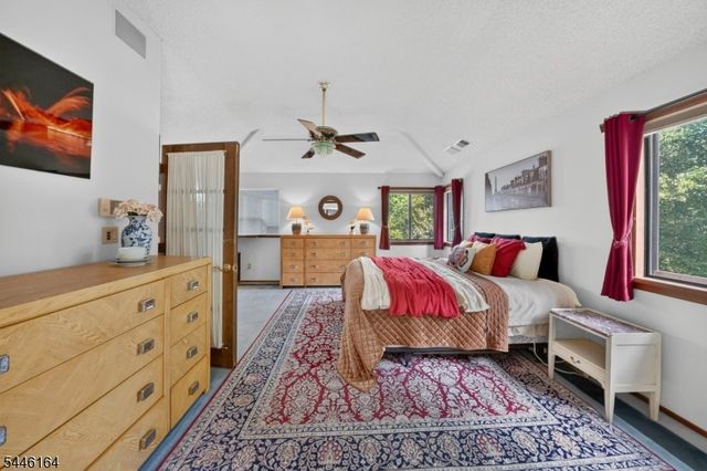 461 Sayre Dr, Plainsboro Twp., NJ 08540