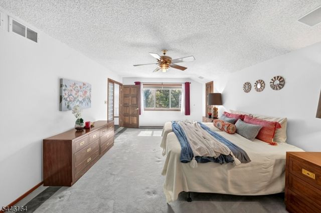 461 Sayre Dr, Plainsboro Twp., NJ 08540