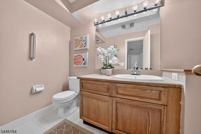 461 Sayre Dr, Plainsboro Twp., NJ 08540