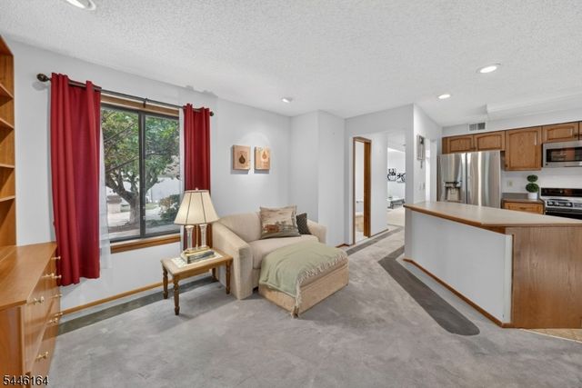 461 Sayre Dr, Plainsboro Twp., NJ 08540