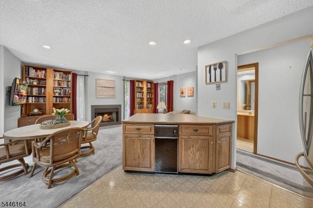 461 Sayre Dr, Plainsboro Twp., NJ 08540
