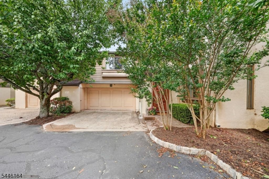 461 Sayre Dr, Plainsboro Twp., NJ 08540