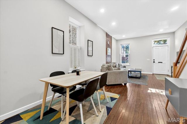 1323 Shenandoah Avenue, St Louis, MO 63104